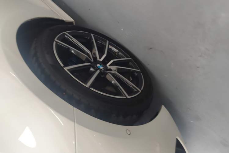 Used BMW 3 Series 2023 325Li M Sport Package Left Front Wheel Hub