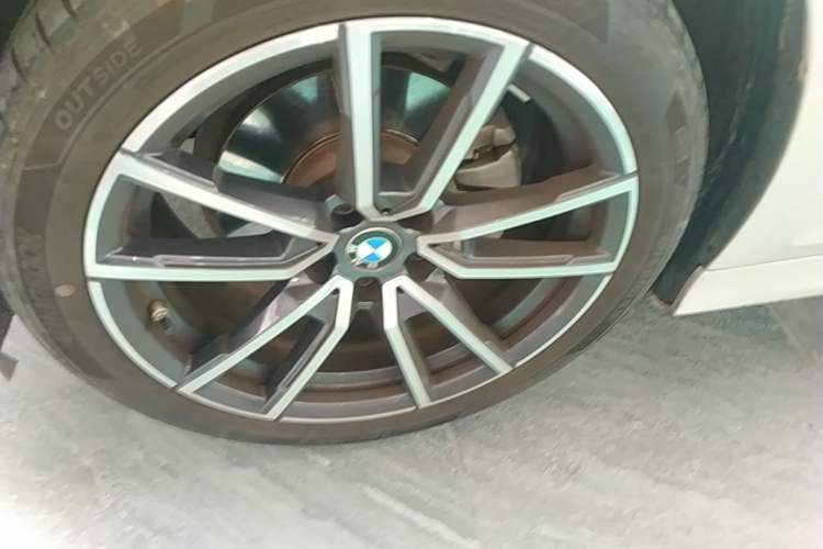 Used BMW 3 Series 2023 325Li M Sport Package Left Front Wheel Hub