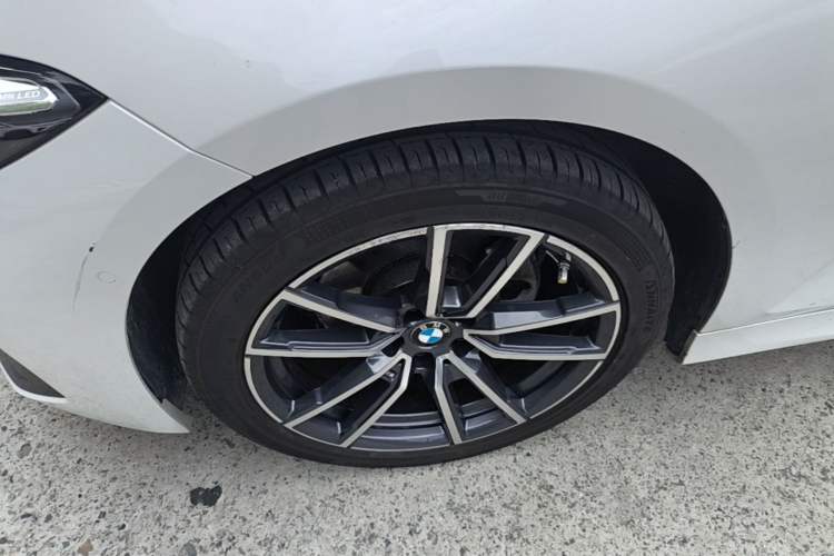 Used BMW 3 Series 2023 325Li M Sport Package Left Front Wheel Hub