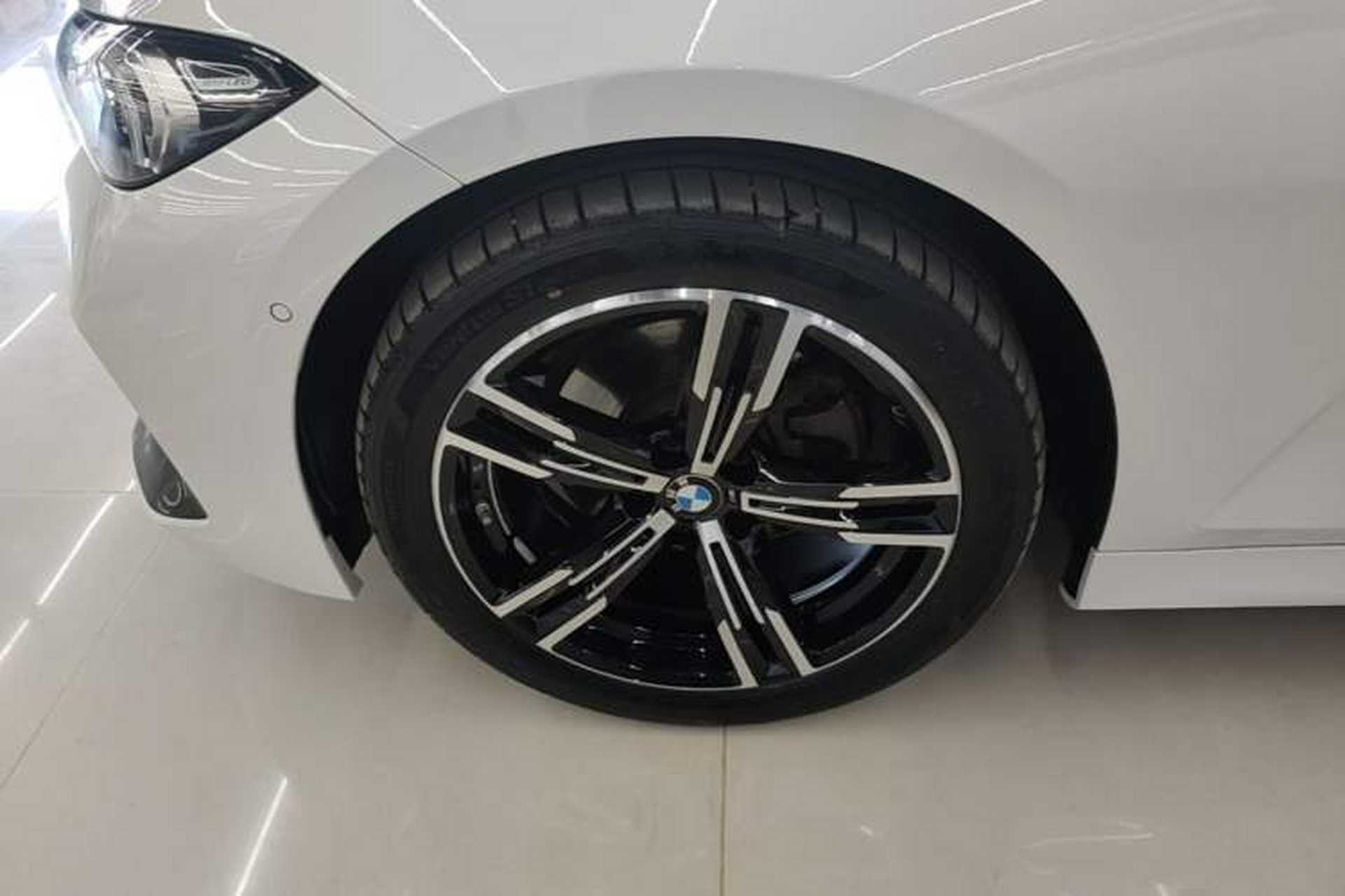 Used BMW 3 Series 2023 325i M Sport Package Left Front Wheel Hub
