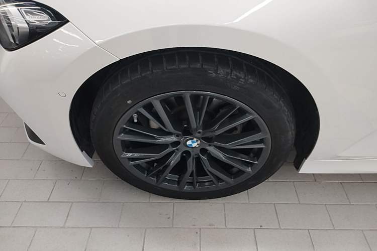 Used BMW 3 Series 2023 325Li M Sport Night Edition Package Left Front Wheel Hub