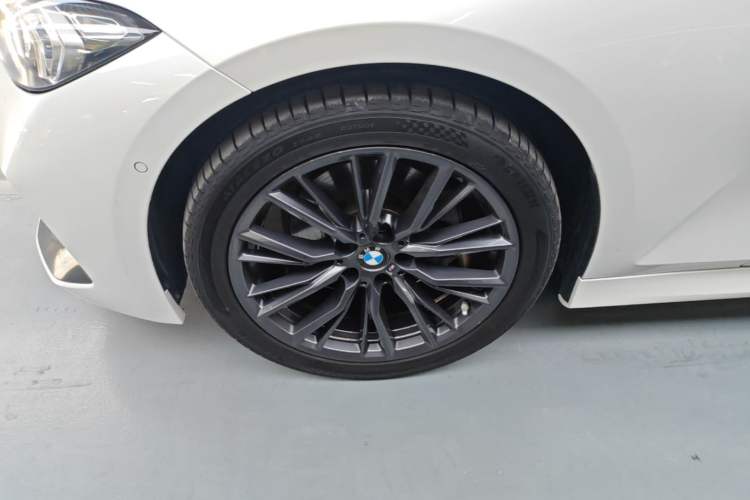 Used BMW 3 Series 2023 325i M Sport Night Edition Package Left Front Wheel Hub