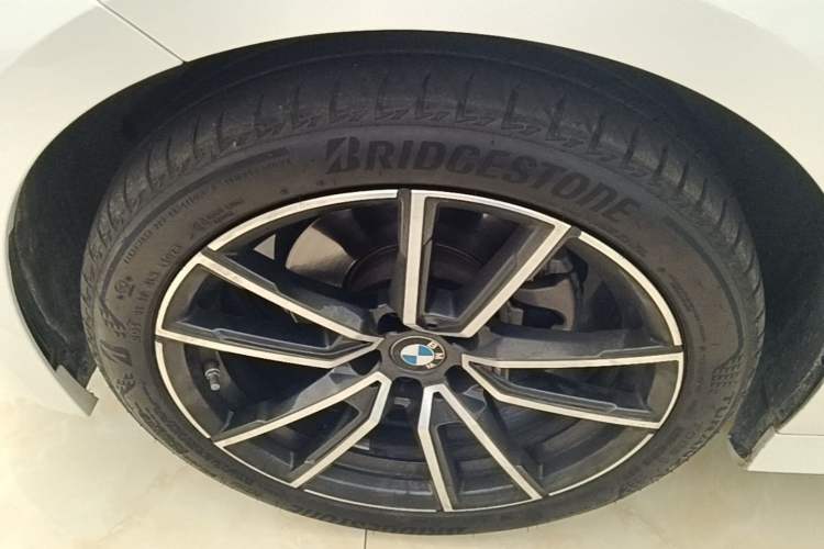 Used BMW 3 Series 2023 325Li M Sport Package Left Front Wheel Hub