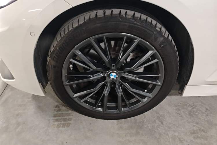 Used BMW 3 Series 2023 325Li M Sport Night Edition Package Left Front Wheel Hub