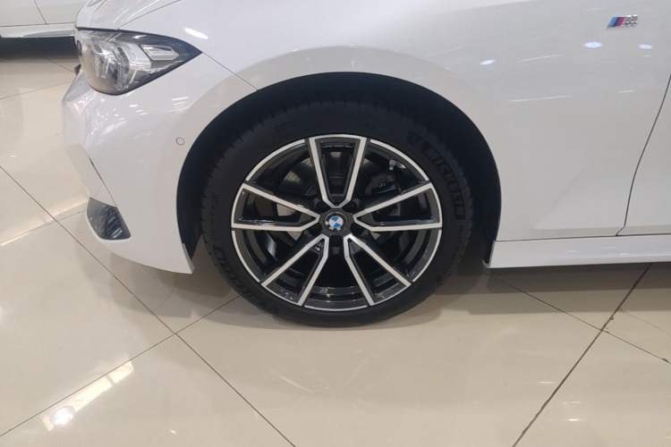 Used BMW 3 Series 2023 325Li M Sport Package Left Front Wheel Hub
