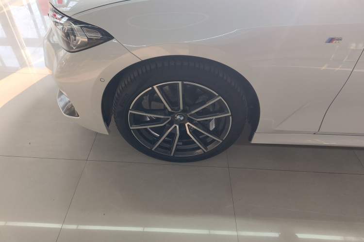 Used BMW 3 Series 2023 325Li M Sport Package Left Front Wheel Hub