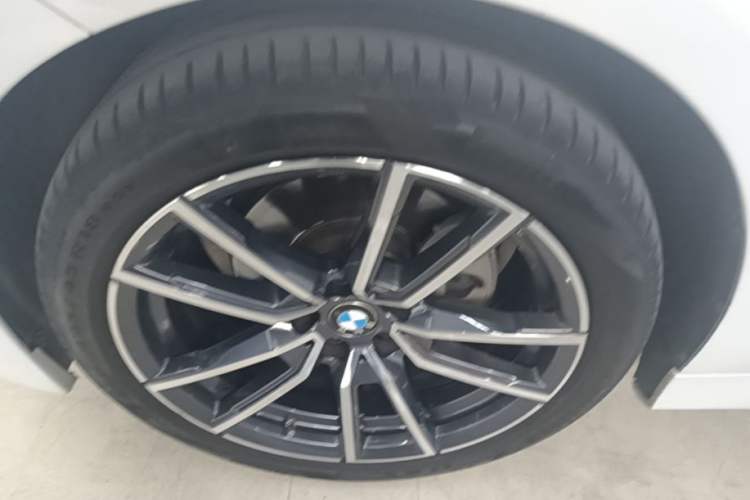 Used BMW 3 Series 2023 325Li M Sport Package Left Front Wheel Hub