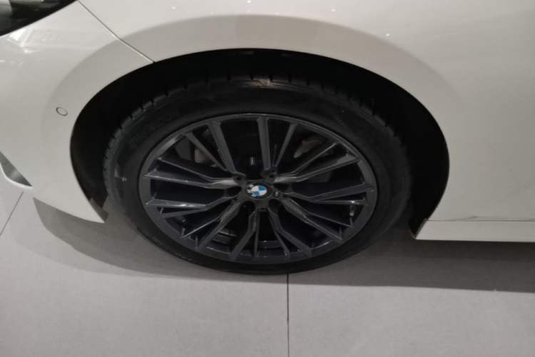 Used BMW 3 Series 2023 325Li M Sport Night Edition Package Left Front Wheel Hub