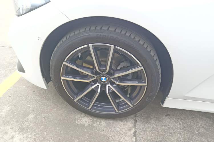 Used BMW 3 Series 2023 325Li M Sport Package Left Front Wheel Hub