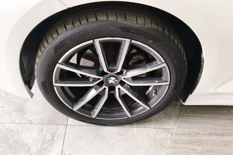 Used BMW 3 Series 2023 320Li M Sport Package Left Front Wheel Hub