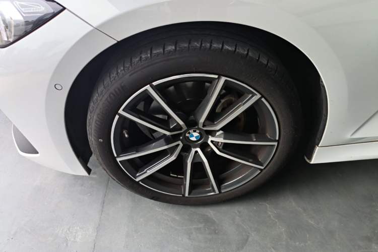 Used BMW 3 Series 2023 325Li M Sport Package Left Front Wheel Hub