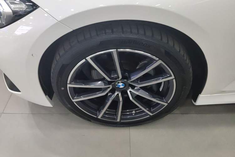 Used BMW 3 Series 2023 325Li M Sport Package Left Front Wheel Hub