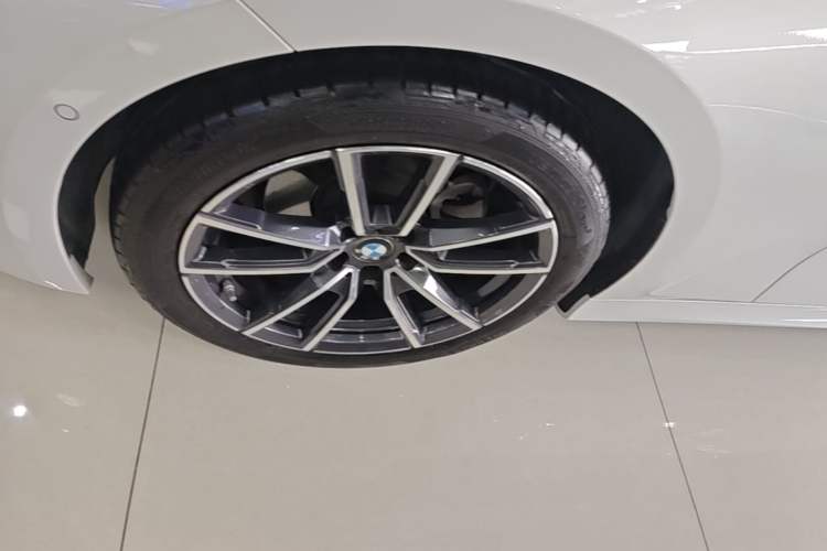 Used BMW 3 Series 2023 325Li M Sport Package Left Front Wheel Hub