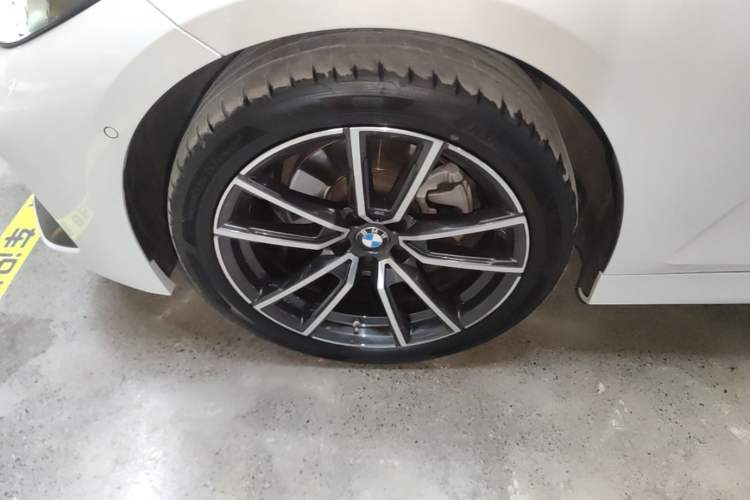 Used BMW 3 Series 2023 325Li M Sport Package Left Front Wheel Hub