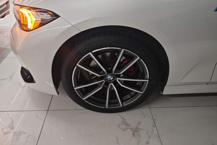 Used BMW 3 Series 2023 320Li M Sport Package Left Front Wheel Hub
