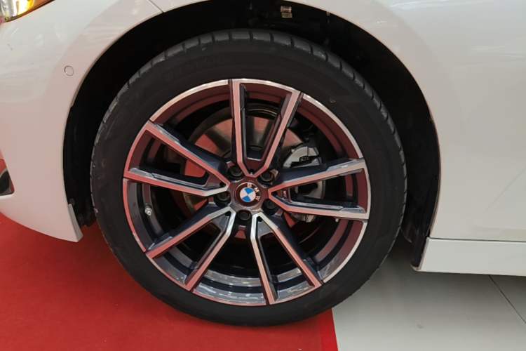 Used BMW 3 Series 2023 325Li M Sport Package Left Front Wheel Hub