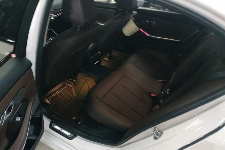 Used BMW 3 Series 2023 325Li M Sport Night Edition Package Left Rear Seat