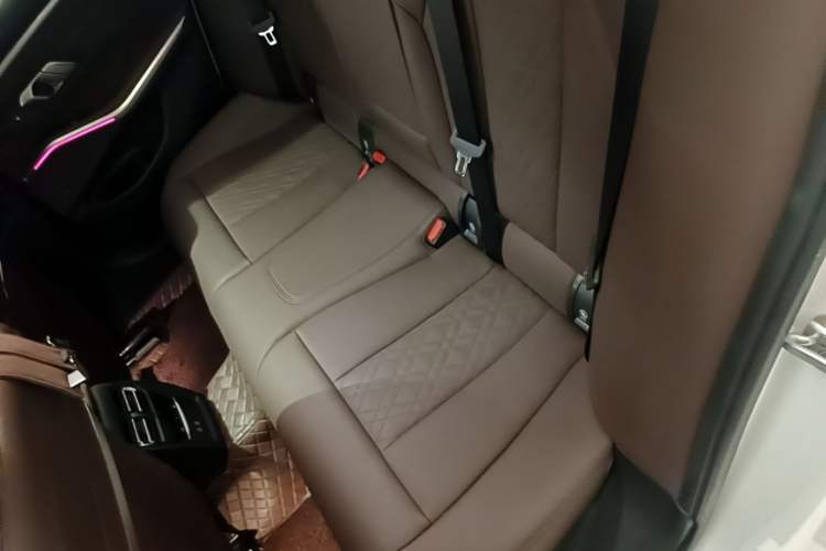 Used BMW 3 Series 2023 325i M Sport Night Edition Package Left Rear Seat