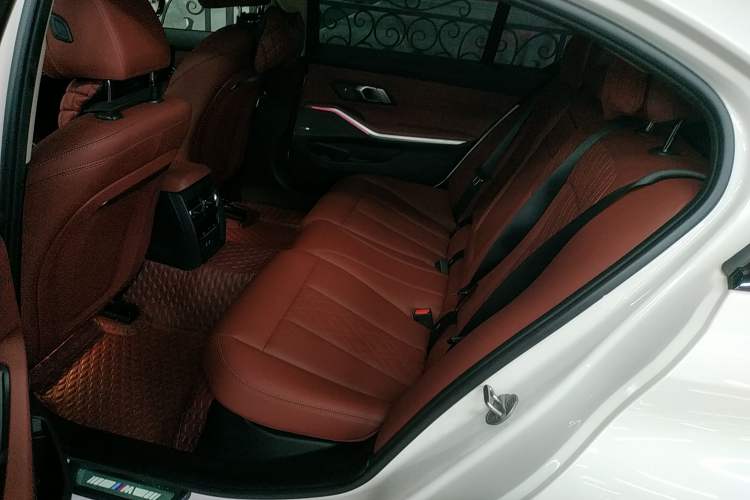 Used BMW 3 Series 2023 325Li M Sport Night Edition Package Left Rear Seat