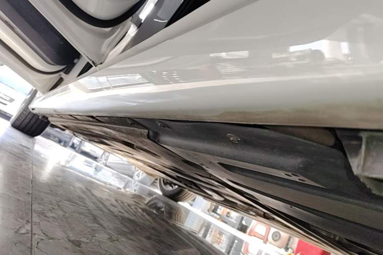 Used BMW 3 Series 2023 325Li M Sport Package Left Side Sill