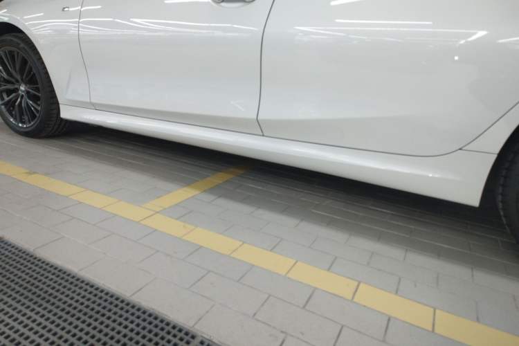 Used BMW 3 Series 2023 325Li M Sport Night Edition Package Left Side Sill