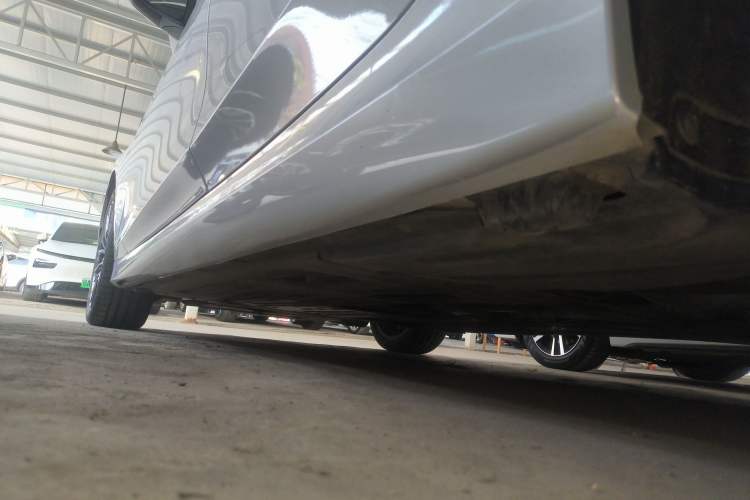 Used BMW 3 Series 2023 325Li M Sport Night Edition Package Left Side Sill