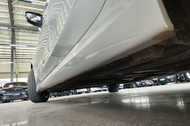 Used BMW 3 Series 2023 325Li M Sport Package Left Side Sill