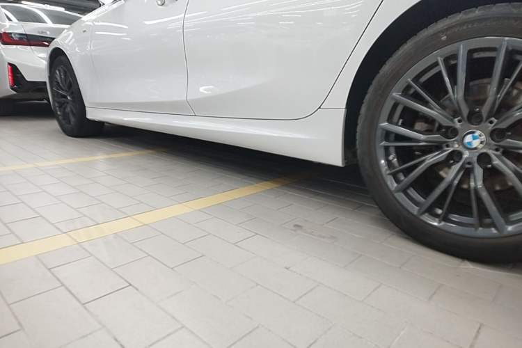 Used BMW 3 Series 2023 325Li M Sport Night Edition Package Left Side Sill