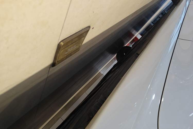 Used BMW 3 Series 2023 320Li M Sport Package Left Side Sill