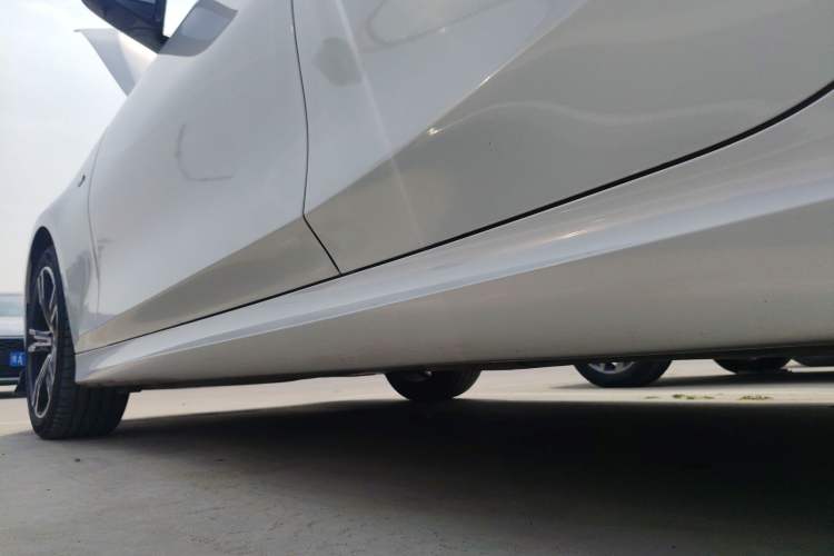Used BMW 3 Series 2023 325i M Sport Package Left Side Sill