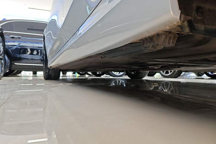 Used BMW 3 Series 2023 325Li M Sport Night Edition Package Left Side Sill