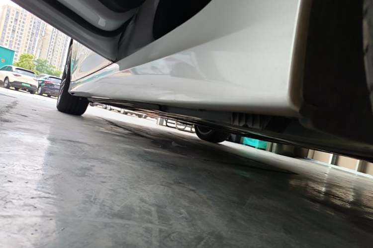 Used BMW 3 Series 2023 325Li M Sport Package Left Side Sill