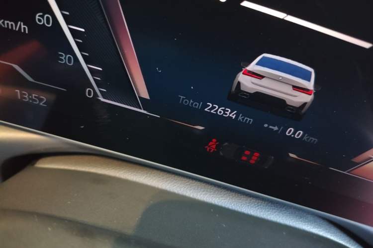 Used BMW 3 Series 2023 320Li M Sport Package Odometer Close Up