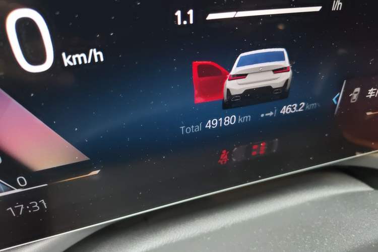 Used BMW 3 Series 2023 320Li M Sport Package Odometer Close Up