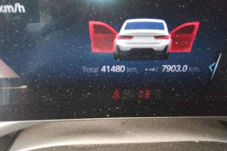 Used BMW 3 Series 2023 320Li M Sport Package Odometer Close Up