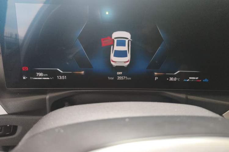 Used BMW 3 Series 2023 320Li M Sport Package Odometer Close Up