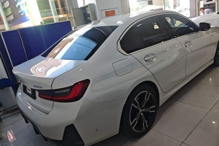Used BMW 3 Series 2023 325i M Sport Package Rear Right 45 Deg