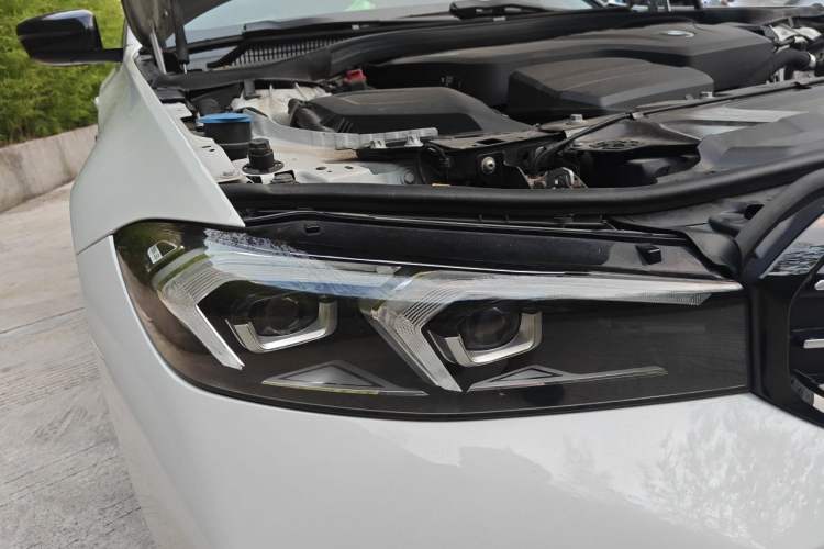 Used BMW 3 Series 2023 325i M Sport Night Edition Package Right Front Headlight