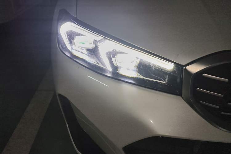 Used BMW 3 Series 2023 325Li M Sport Package Right Front Headlight