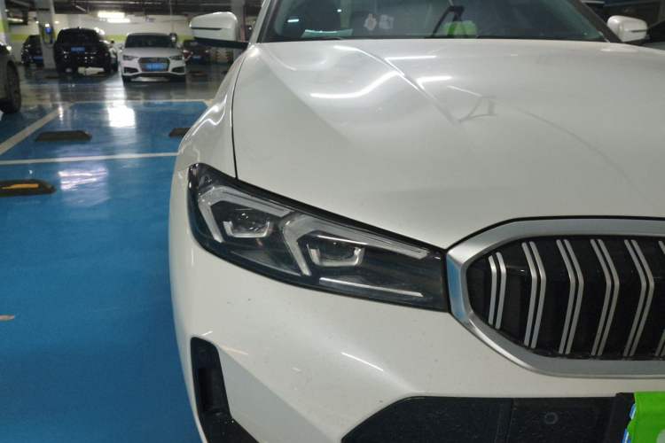 Used BMW 3 Series 2023 325i M Sport Package Right Front Headlight