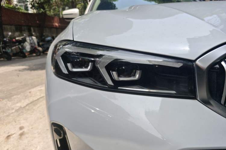 Used BMW 3 Series 2023 320i M Sport Package Right Front Headlight