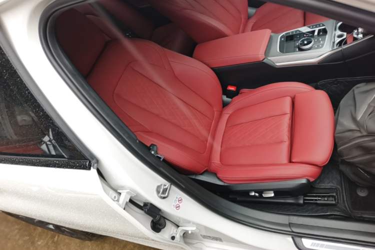 Used BMW 3 Series 2023 325i M Sport Night Edition Package Right Front Seat