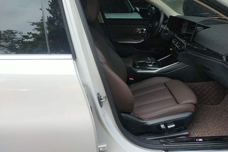 Used BMW 3 Series 2023 325Li M Sport Package Right Front Seat