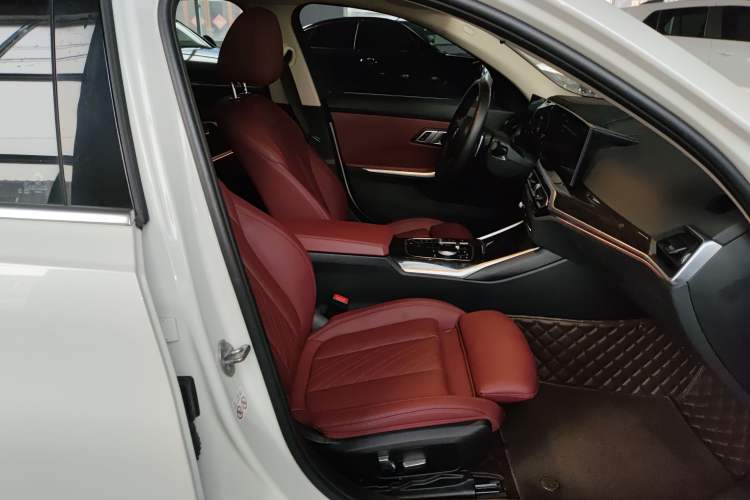 Used BMW 3 Series 2023 325Li M Sport Package Right Front Seat