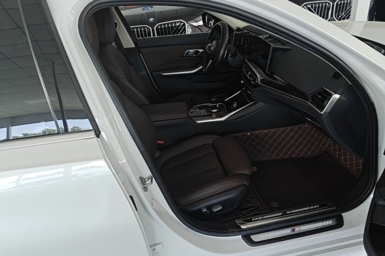 Used BMW 3 Series 2023 325Li M Sport Package Right Front Seat
