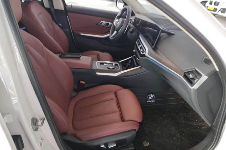 Used BMW 3 Series 2023 325i M Sport Package Right Front Seat