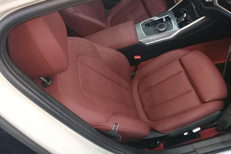 Used BMW 3 Series 2023 325i M Sport Night Edition Package Right Front Seat