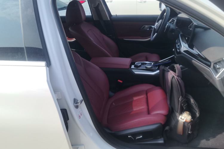 Used BMW 3 Series 2023 320Li M Sport Package Right Front Seat