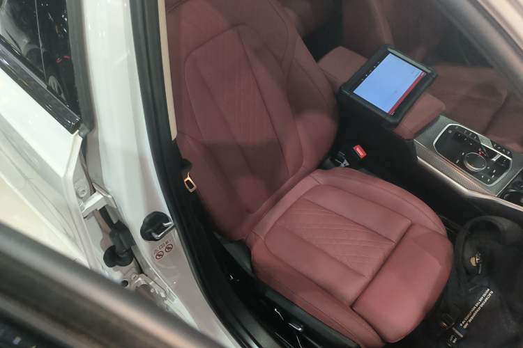 Used BMW 3 Series 2023 325Li M Sport Night Edition Package Right Front Seat