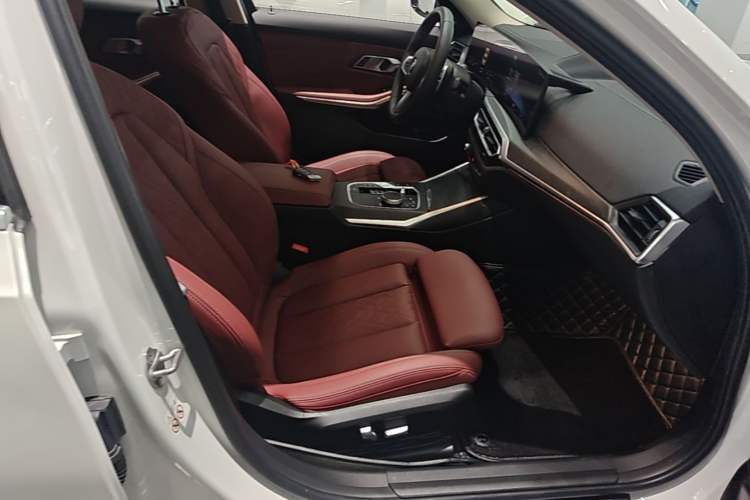 Used BMW 3 Series 2023 325i M Sport Package Right Front Seat